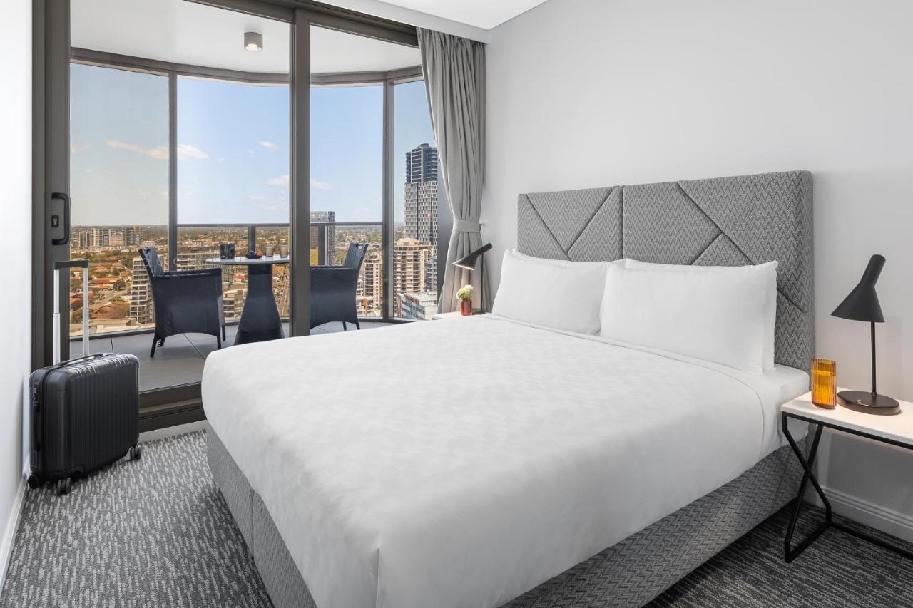 Meriton Suites George Street, Parramatta Сидни Екстериор снимка