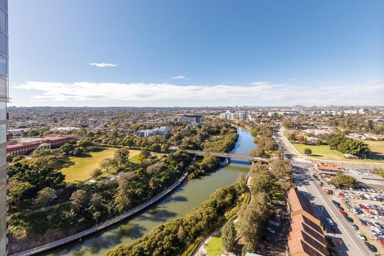 Meriton Suites George Street, Parramatta Сидни Екстериор снимка