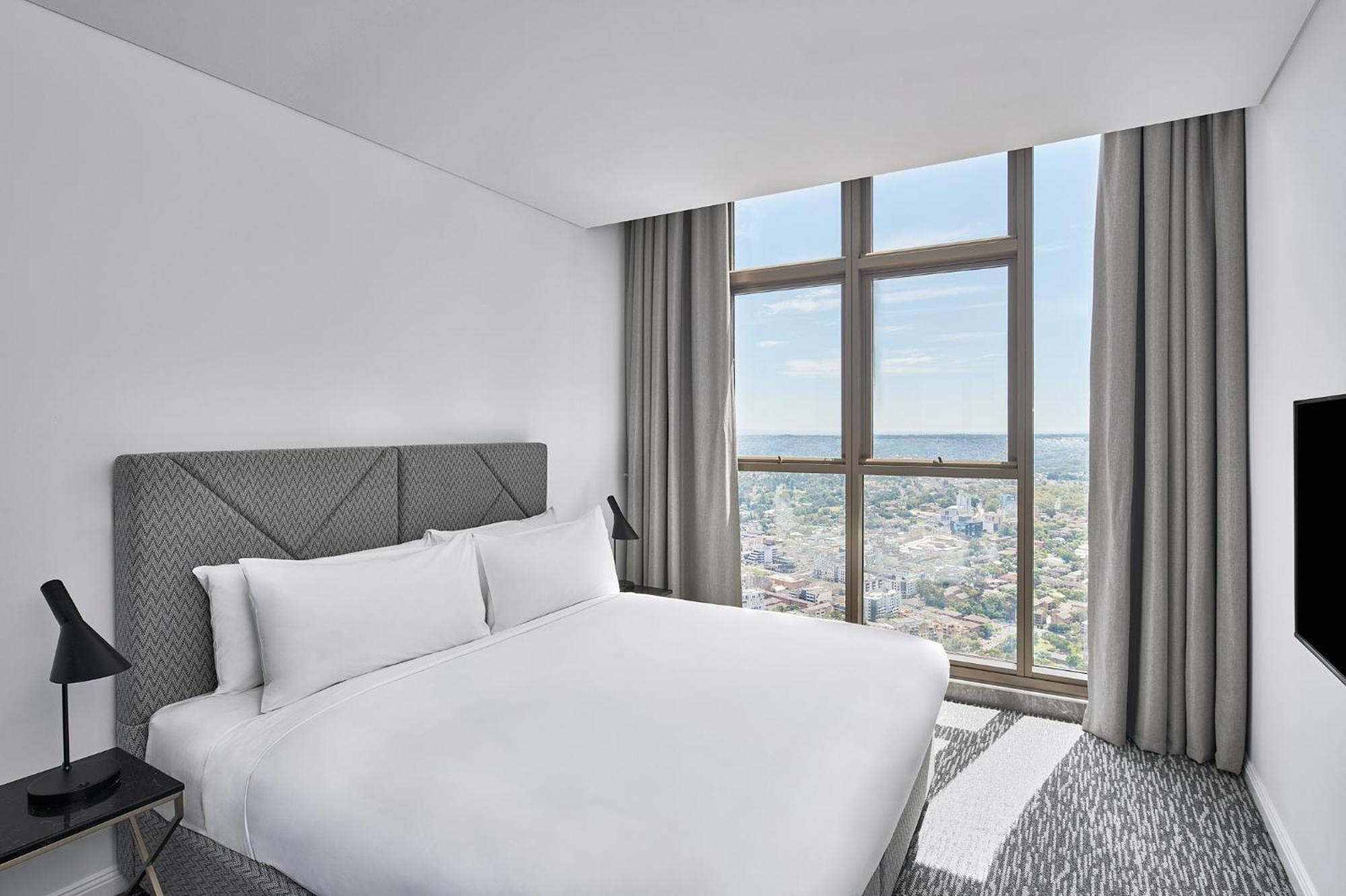 Meriton Suites George Street, Parramatta Сидни Екстериор снимка
