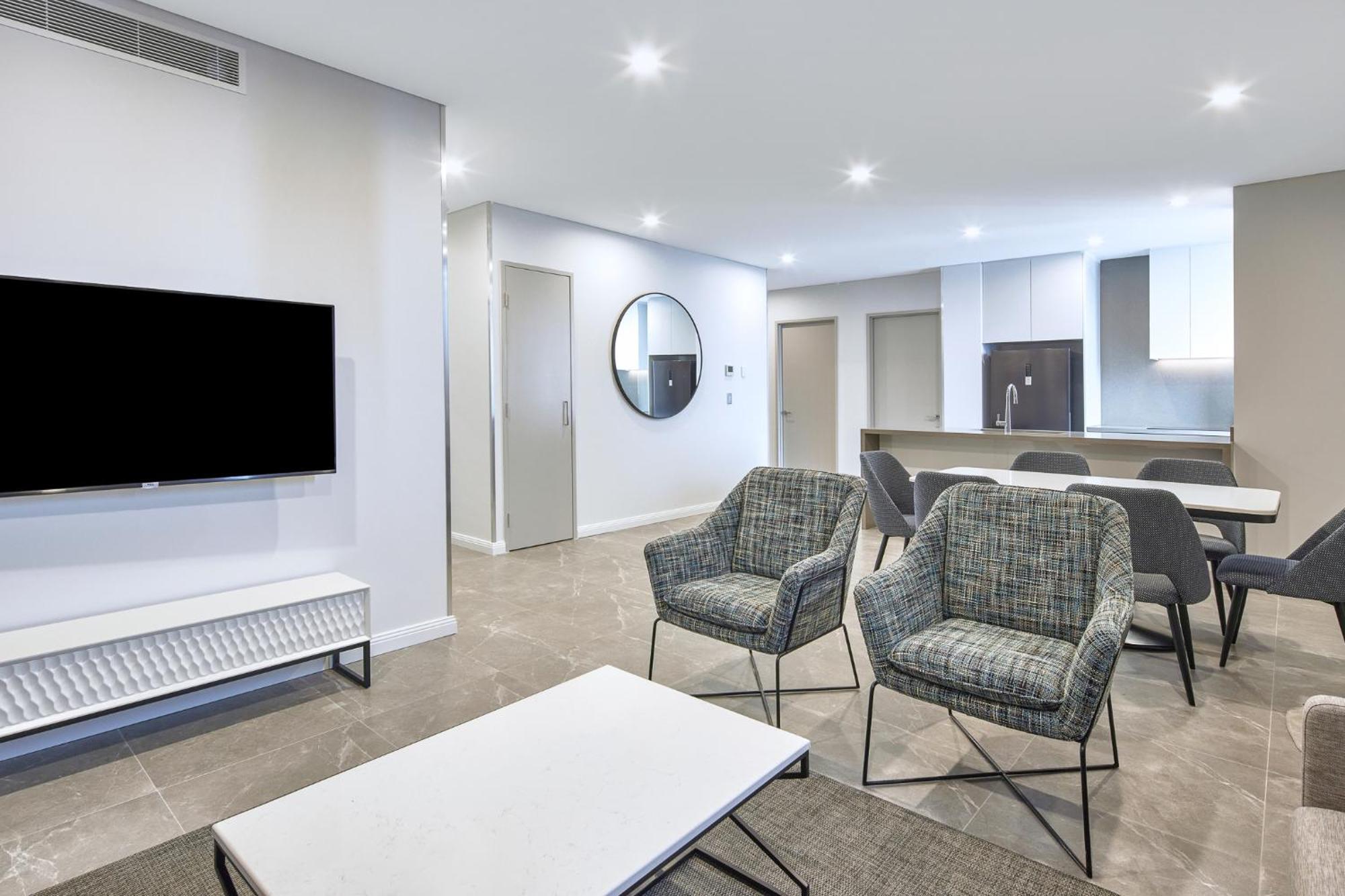 Meriton Suites George Street, Parramatta Сидни Екстериор снимка
