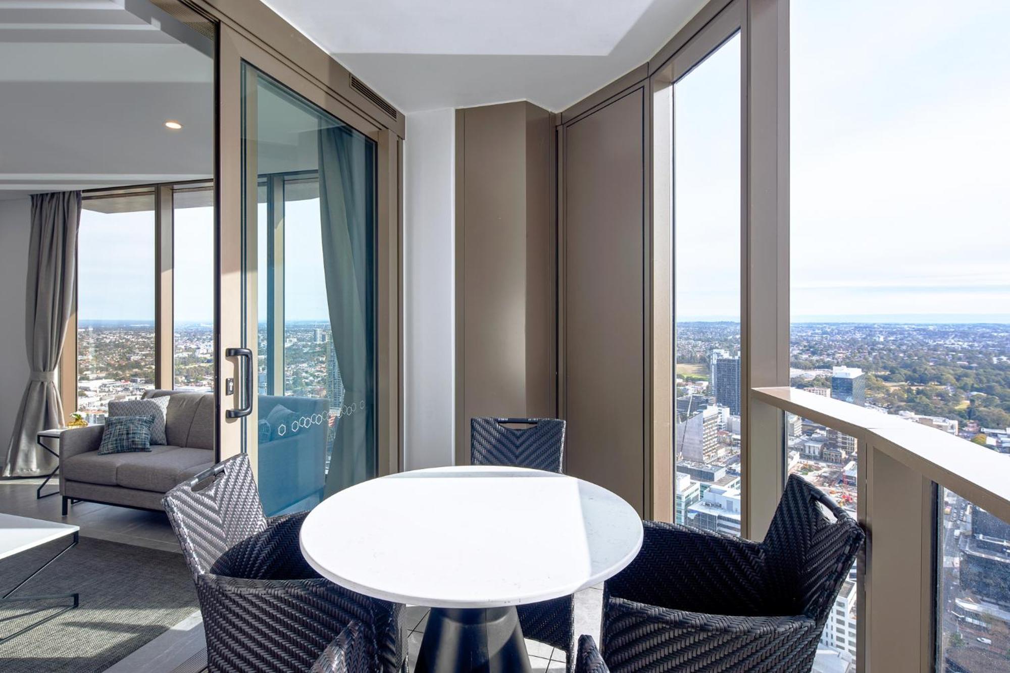 Meriton Suites George Street, Parramatta Сидни Екстериор снимка