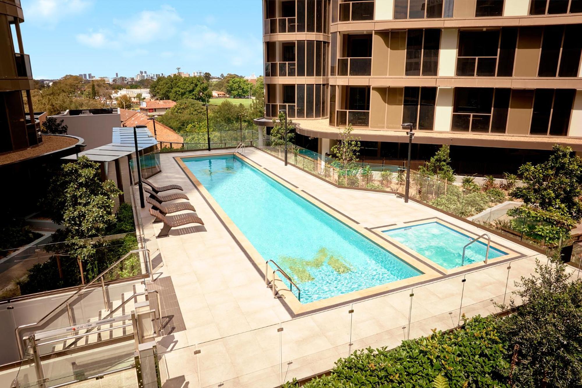 Meriton Suites George Street, Parramatta Сидни Екстериор снимка