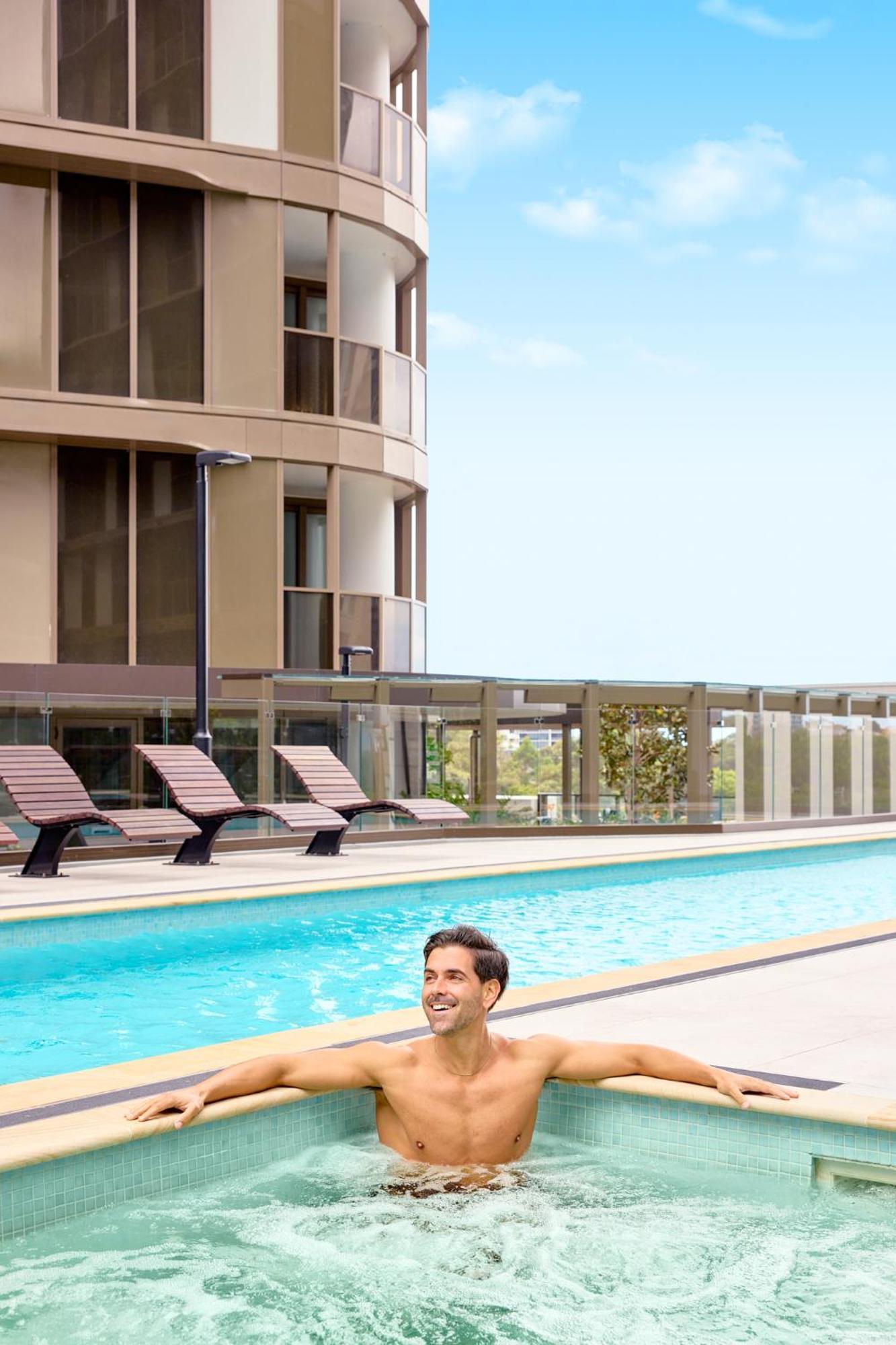 Meriton Suites George Street, Parramatta Сидни Екстериор снимка