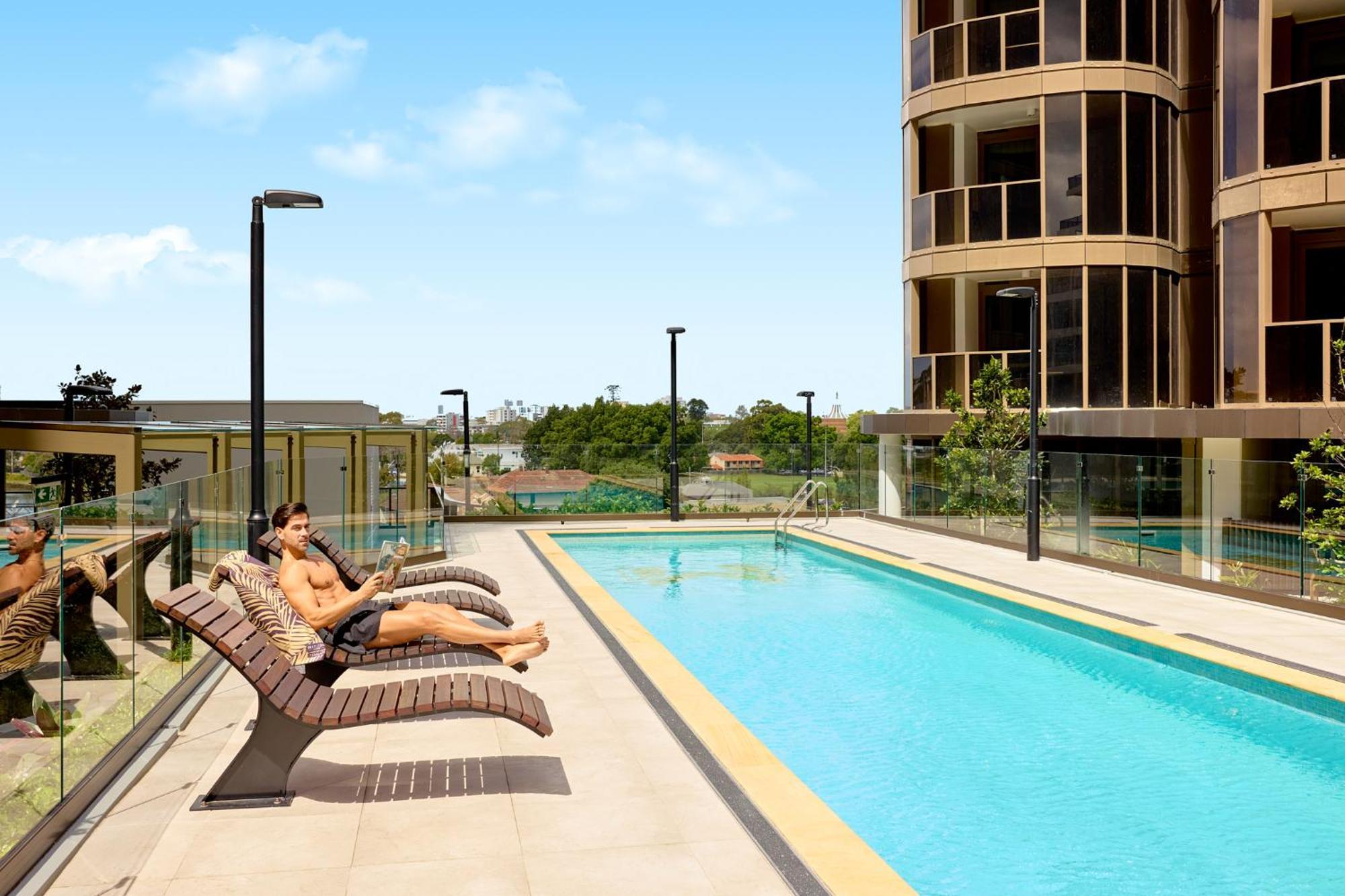Meriton Suites George Street, Parramatta Сидни Екстериор снимка